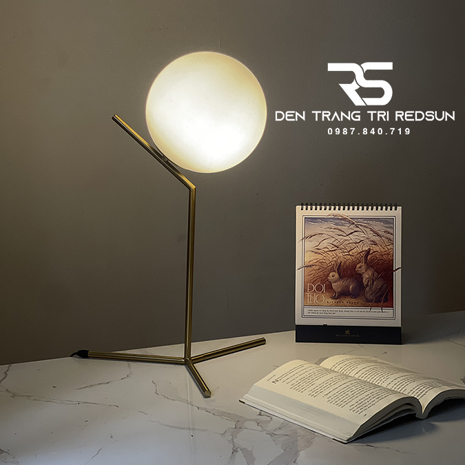 https://denredsun.com/den-ban-hien-dai-bac-au-b100
