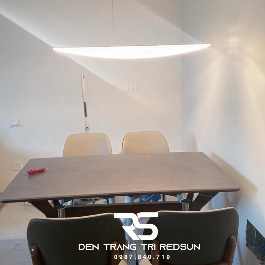 den-tha-hien-dai-hinh-la-acrylic-phong-cach-bac-au-dc-t090