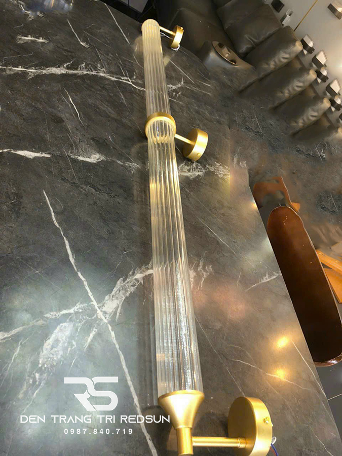 den-tuong-hien-dai-trang-tri-phong-khach-phong-ngu-cau-thang-dt-bvk200