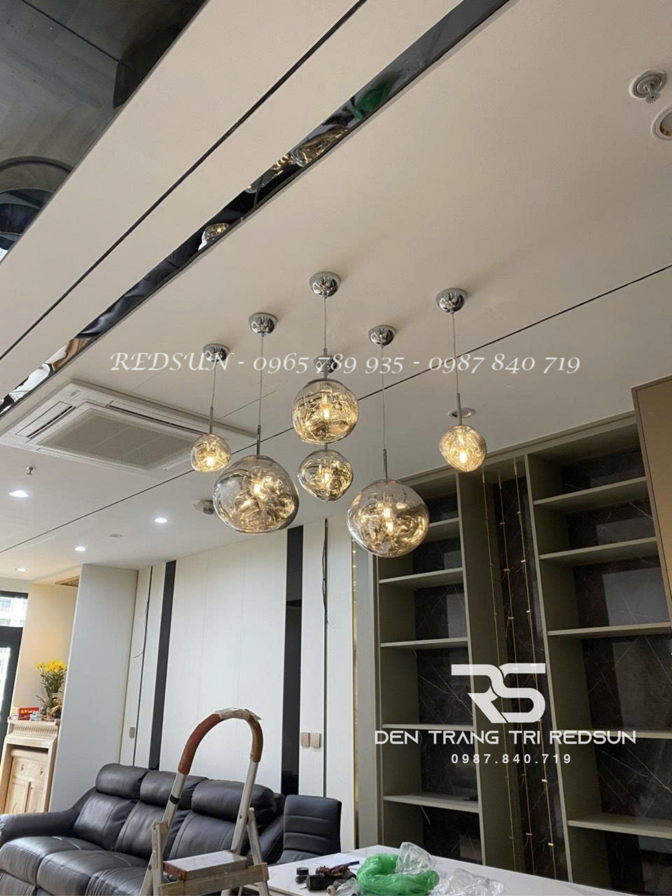 den-tha-tran-hien-dai-nham-thach-phong-cach-bac-au-chat-lieu-thuy-tinh-cdt-t053