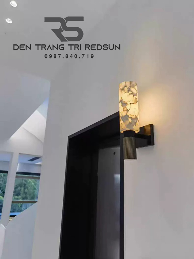 den-tuong-da-cam-thach-hien-dai-trang-tri-phong-khach-phong-ngu-cau-thang-phong-cach-bac-au-dt-130