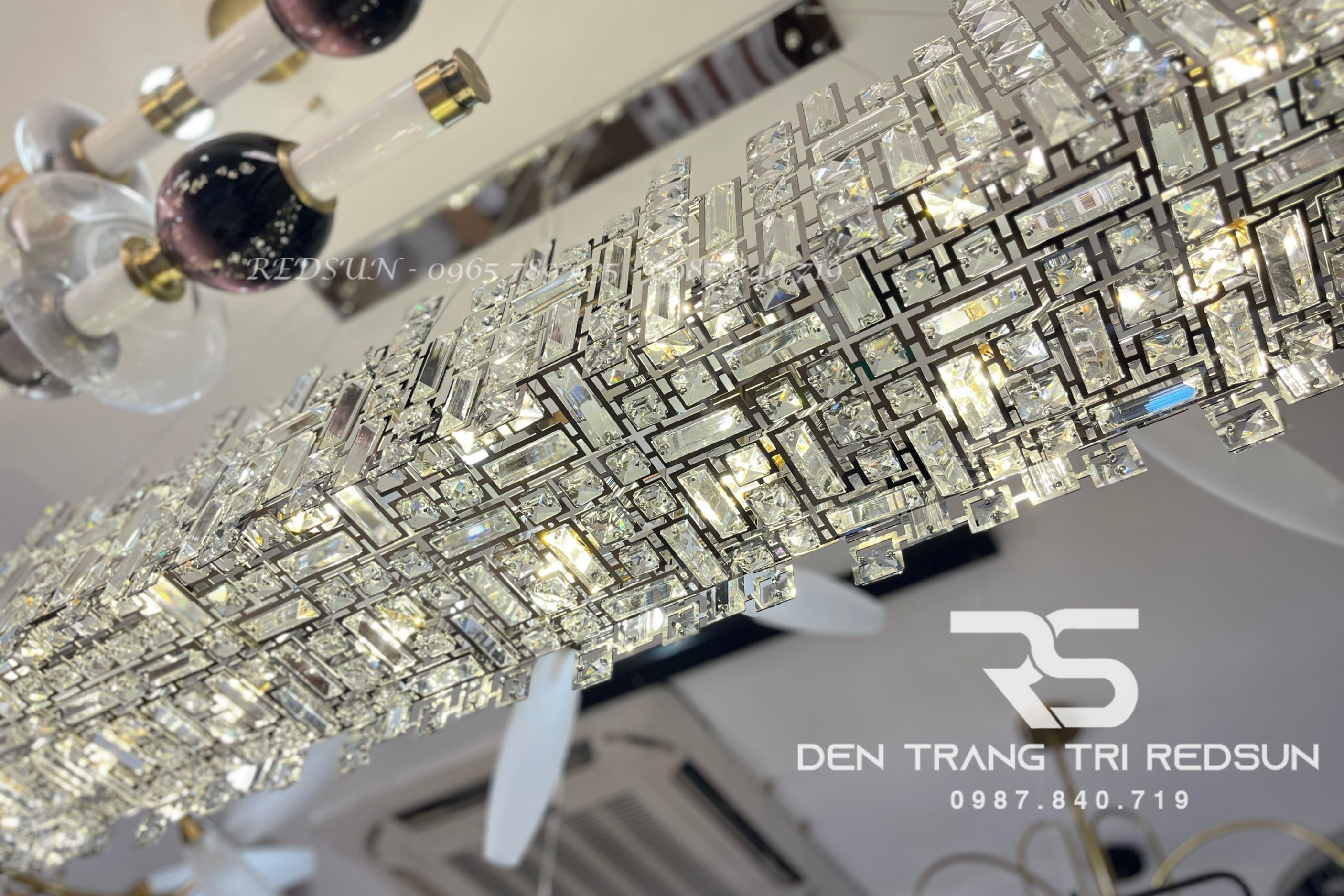 den-chum-trang-tri-phong-khach-sanh-cho-phong-an-phong-ngu-chat-lieu-pha-le-phong-cach-italia-dcp-002