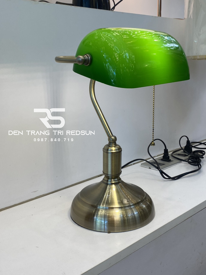 den-ban-hien-dai-db2058