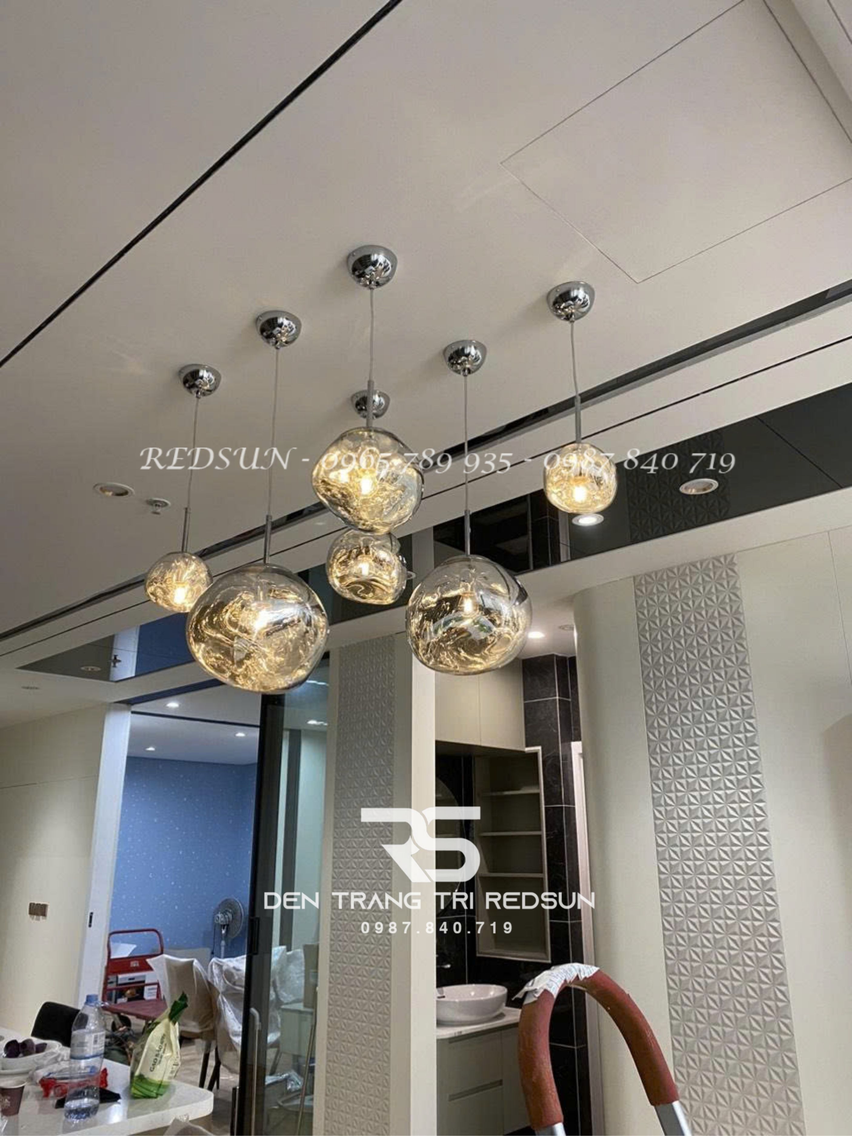 den-tha-tran-hien-dai-nham-thach-phong-cach-bac-au-chat-lieu-thuy-tinh-cdt-t053