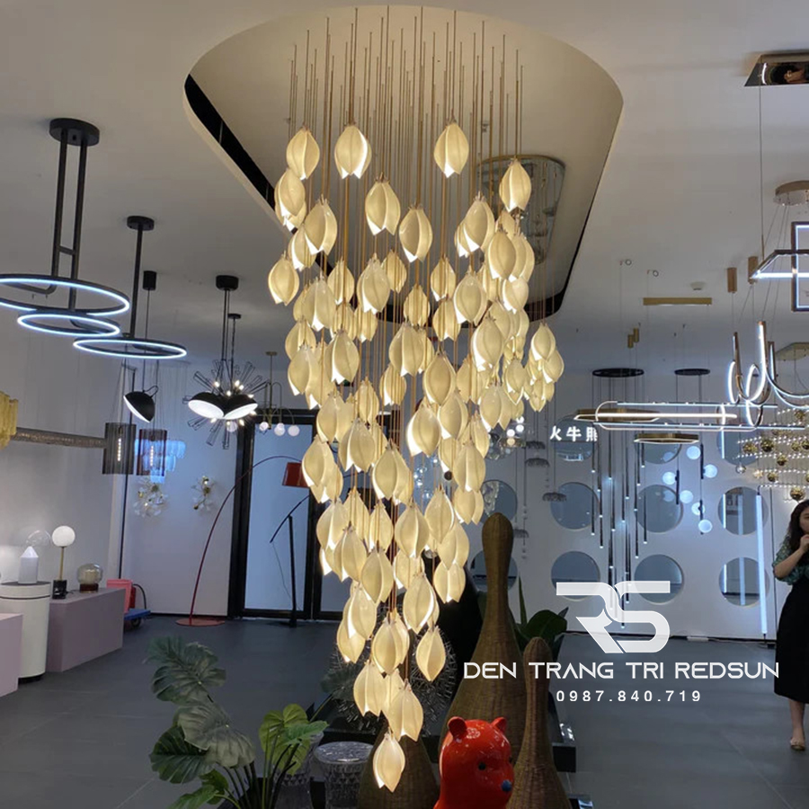 den-tha-phong-cach-hien-dai-dang-hoa-moc-lan-lap-phong-khach-thong-tang-sanh-hanh-lang-htk052