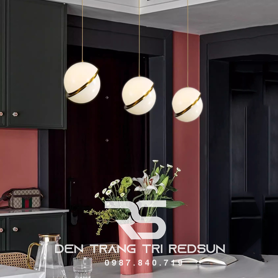 den-tha-ban-an-hien-dai-phong-cach-bac-au-choa-acrylic-cdt-l003