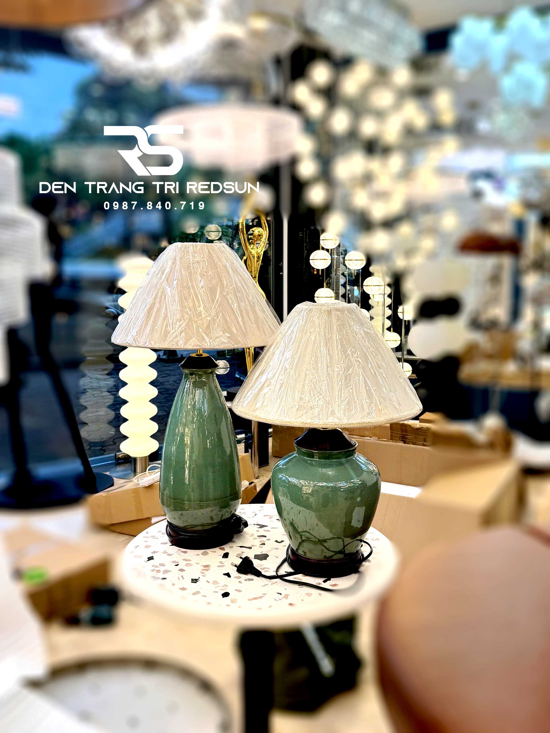 den-ban-hien-dai-db029