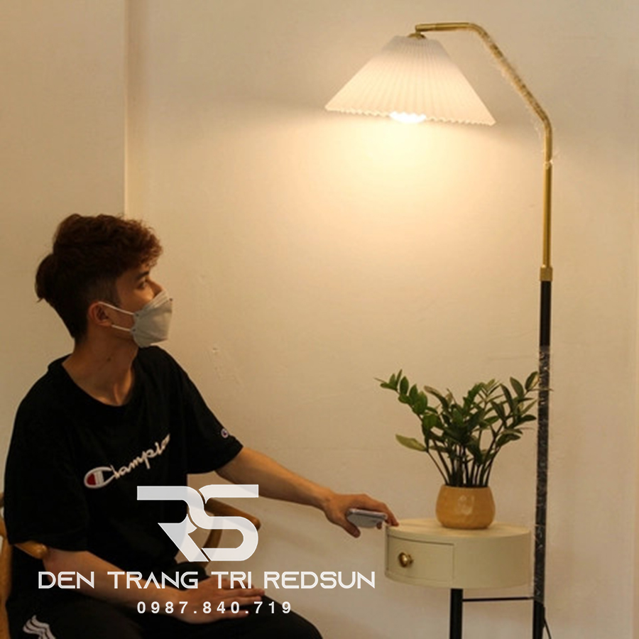 den-san-hien-dai-ds-c1027