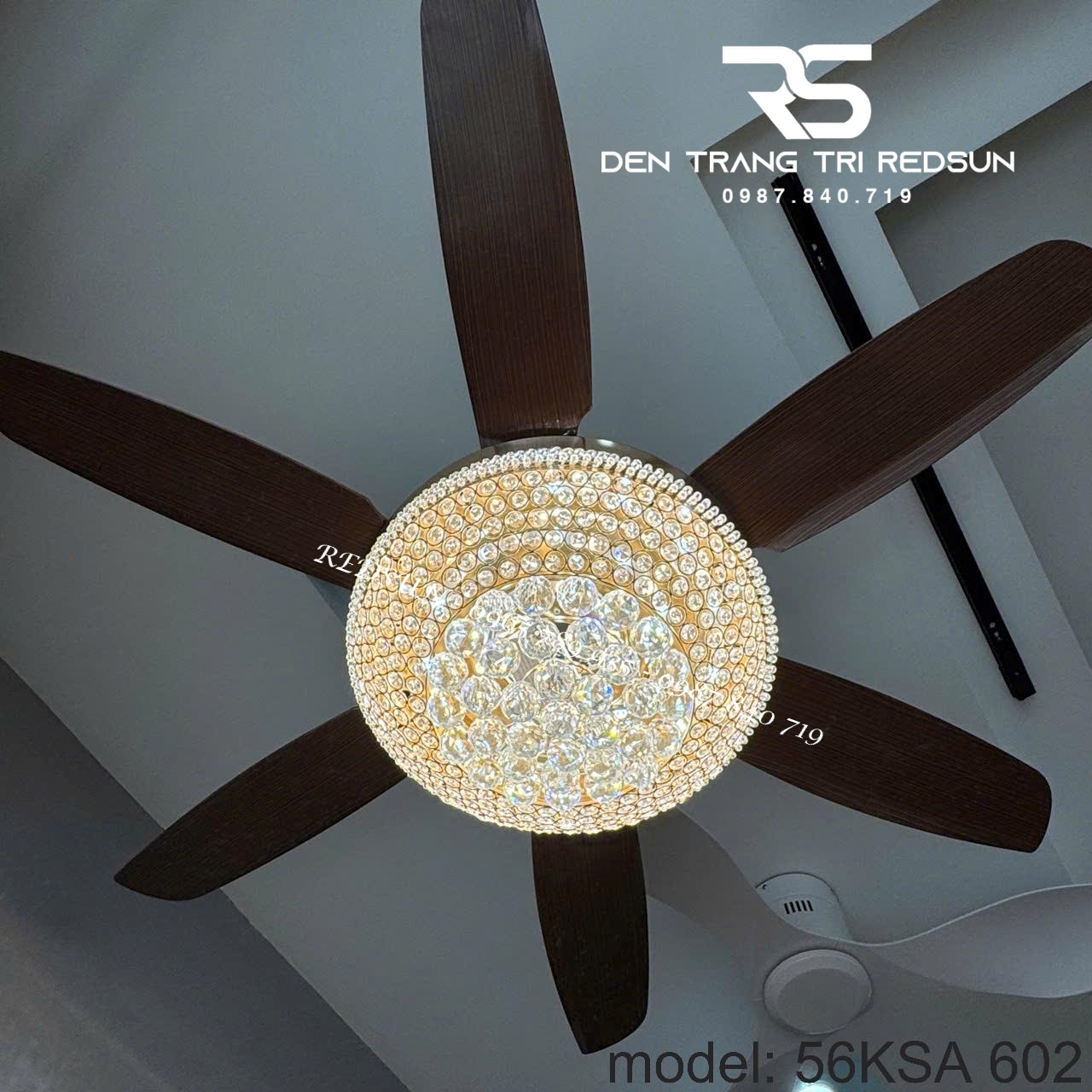 quat-tran-den-trang-tri-phong-khach-phong-ngu-56ksa-602