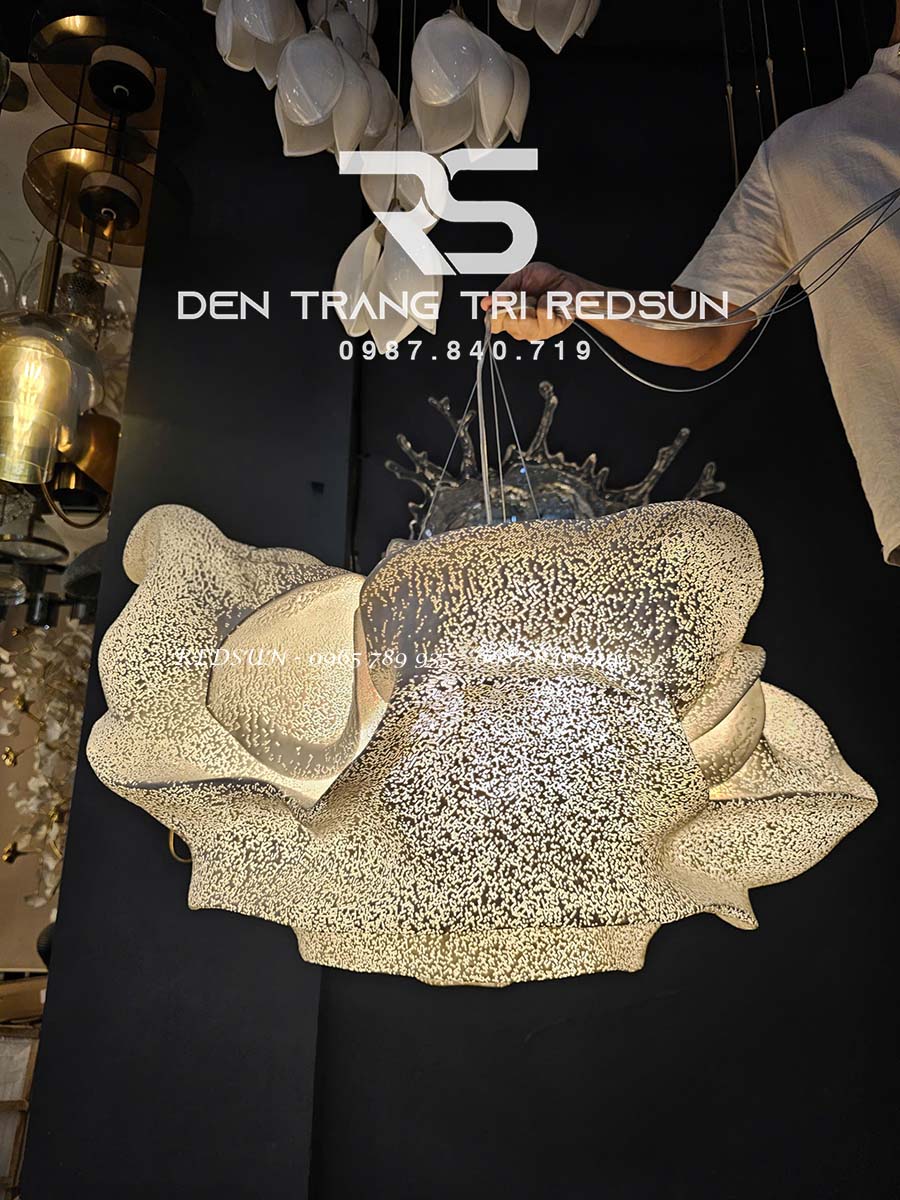 den-chum-phong-khach-hien-dai-dam-may-phong-cach-bac-au-dc-t075