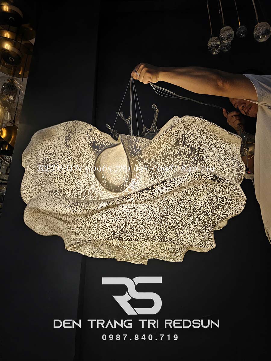 den-chum-phong-khach-hien-dai-dam-may-phong-cach-bac-au-dc-t075