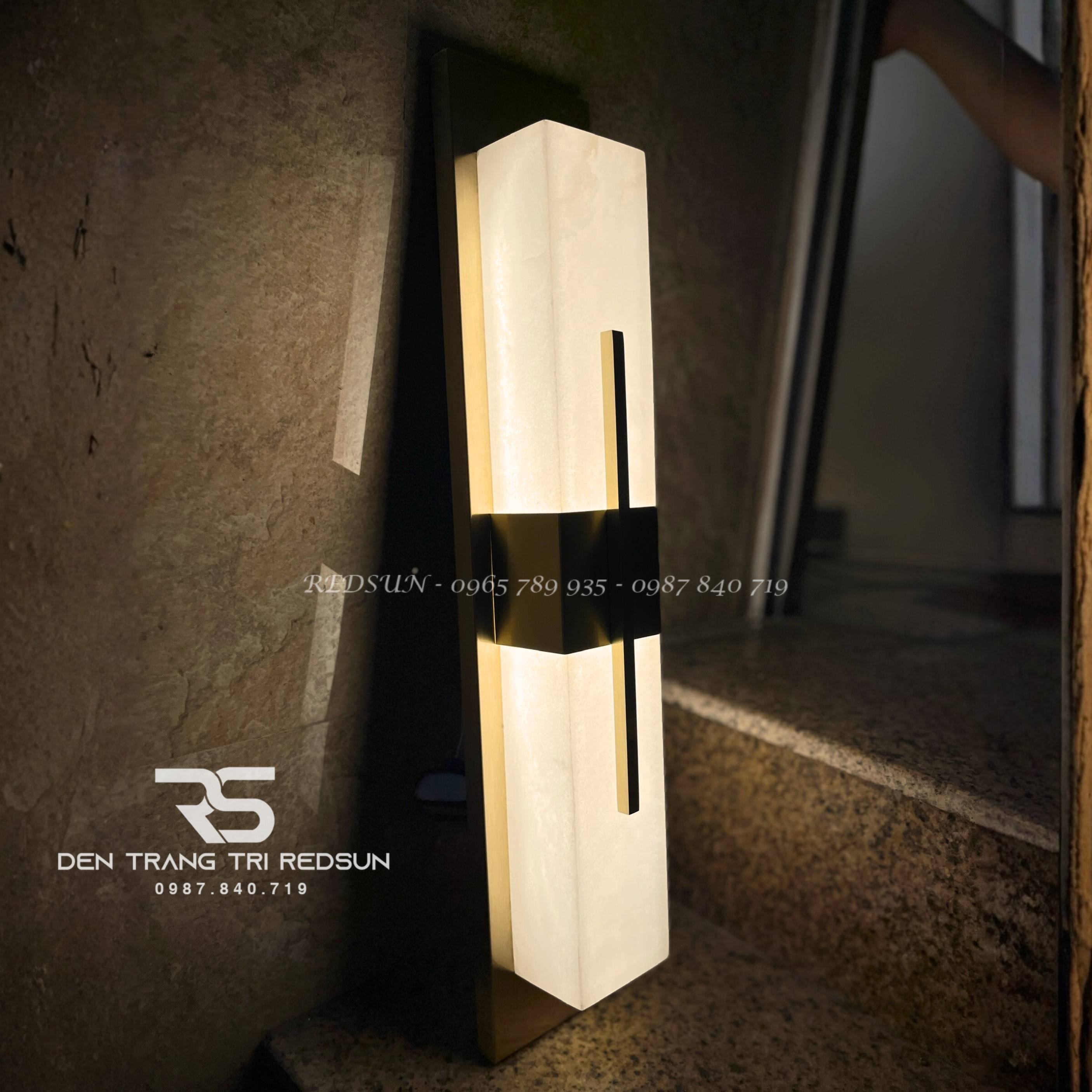 den-tuong-da-cam-thach-hien-dai-trang-tri-phong-khach-phong-ngu-cau-thang-phong-cach-bac-au-dt-bvd8003