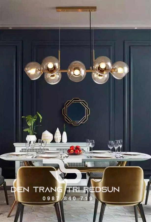 den-tha-ban-an-hien-dai-phong-cach-bac-au-choa-thuy-tinh-dc-1007