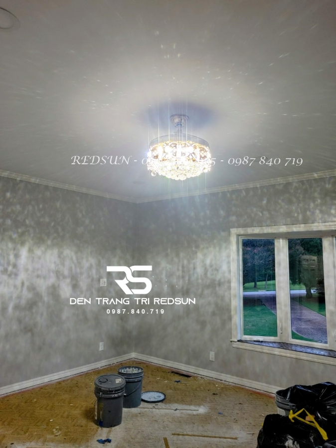 qua-t-tra-n-den-ca-nh-cu-p-xo-e-trang-tri-phong-khach-phong-ngu-42ksa-201