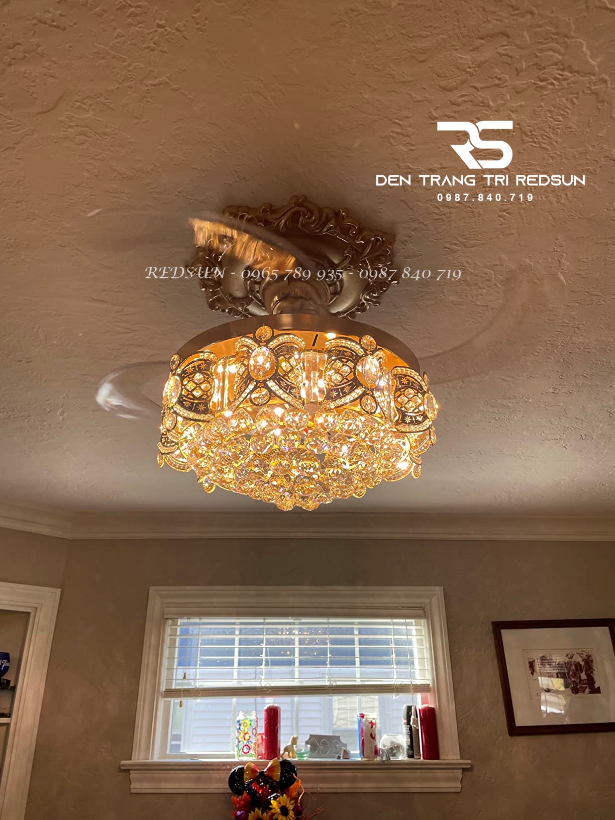 qua-t-tra-n-den-ca-nh-cu-p-xo-e-trang-tri-phong-khach-phong-ngu-42ksa-201