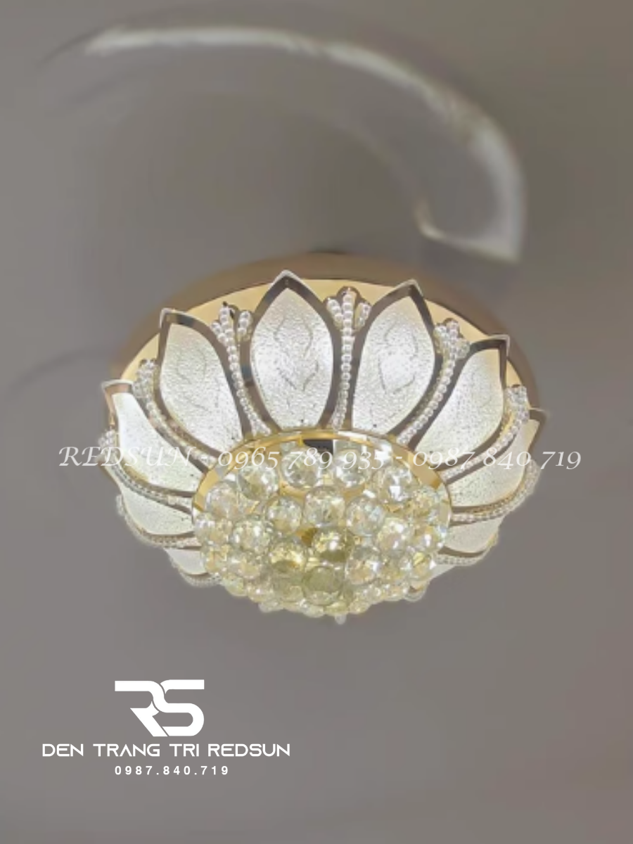 qua-t-tra-n-den-ca-nh-cu-p-xo-e-trang-tri-phong-khach-phong-ngu-42ksa-200