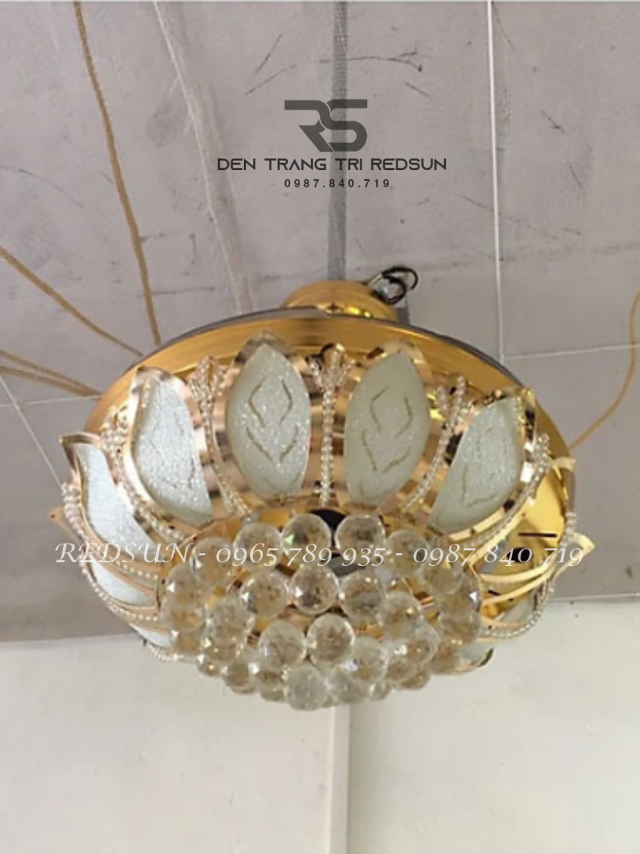 qua-t-tra-n-den-ca-nh-cu-p-xo-e-trang-tri-phong-khach-phong-ngu-42ksa-200