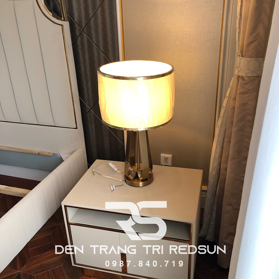 den-ban-hien-dai-bac-au-db2072