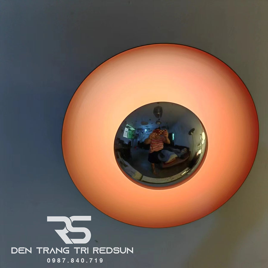 den-tuong-trang-tri-phong-khach-phong-ngu-cau-thang-hinh-dia-bay-phong-cach-bac-au-dt-124