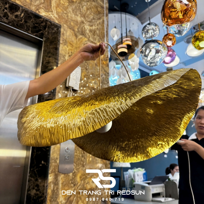 den-tha-tran-hien-dai-bac-au-la-sen-dong-cdt-t037