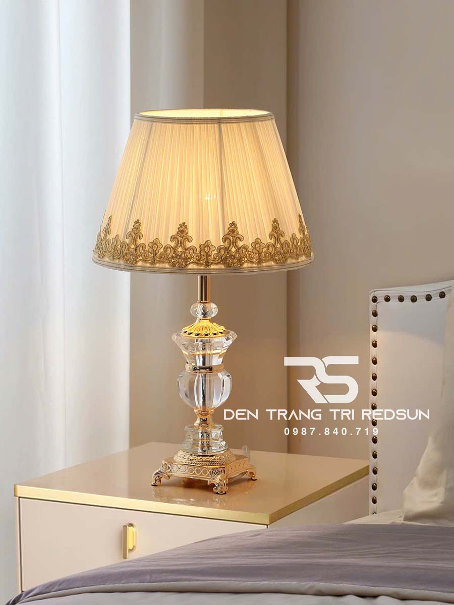 den-ban-hien-dai-db-c8018