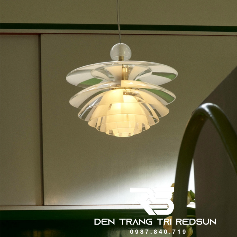 den-tha-tran-phong-khach-ban-an-hien-dai-vu-cong-phong-cach-bac-au