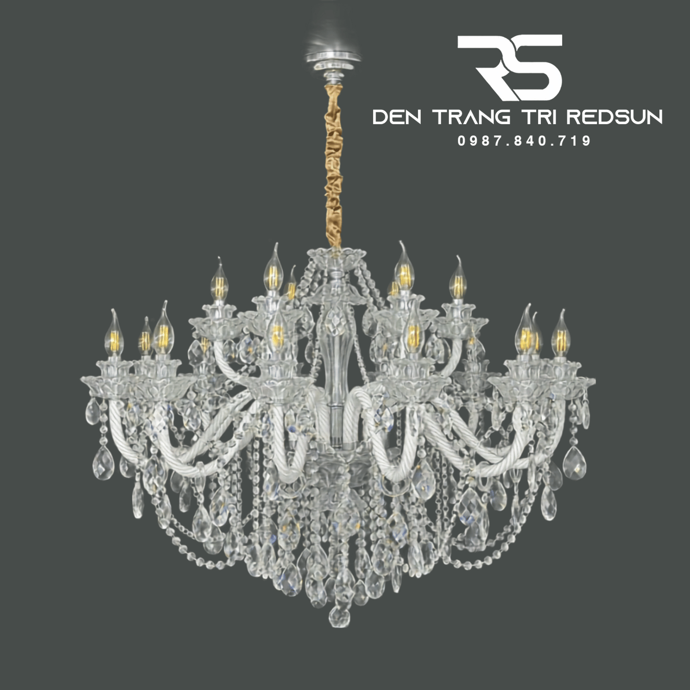 Den-Chum-Pha-Le-Phong-Khach,-Trung-Tam-Hoi-Nghi,-Khach-San-Phong-Cach-Co-Dien-DC091