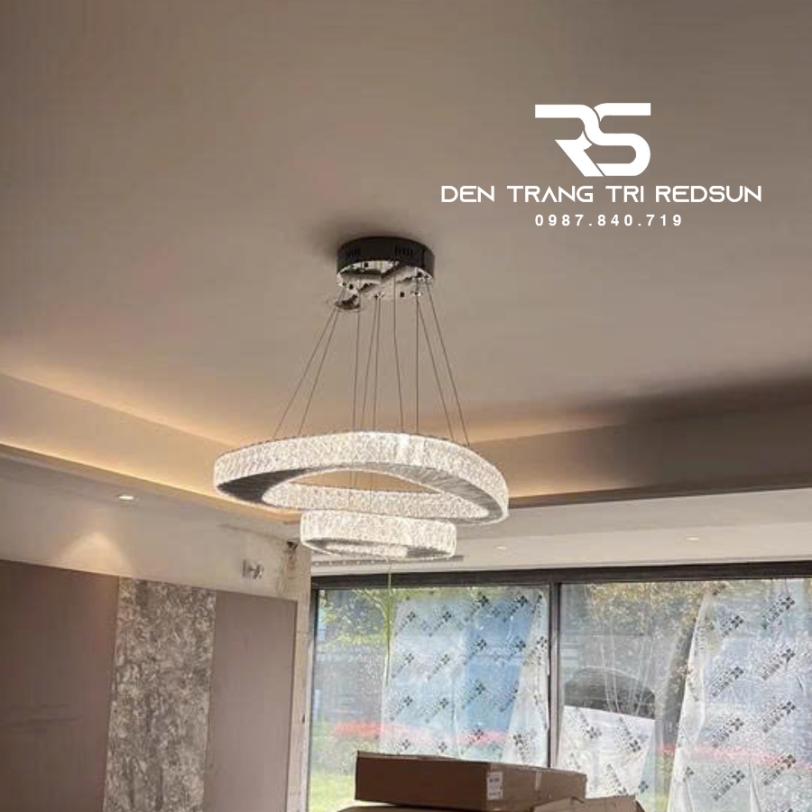 den-chum-trang-tri-phong-khach-sanh-cho-phong-an-chat-lieu-pha-le-phong-cach-italia-dcp-003