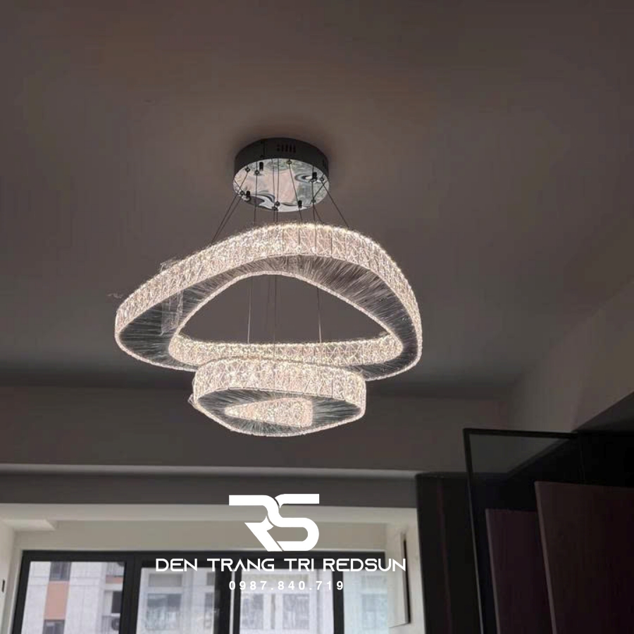 den-chum-trang-tri-phong-khach-sanh-cho-phong-an-chat-lieu-pha-le-phong-cach-italia-dcp-003