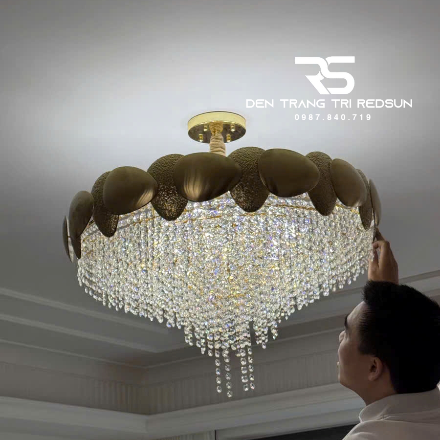 den-chum-trang-tri-phong-khach-sanh-cho-phong-an-phong-ngu-chat-lieu-pha-le-dcp-005