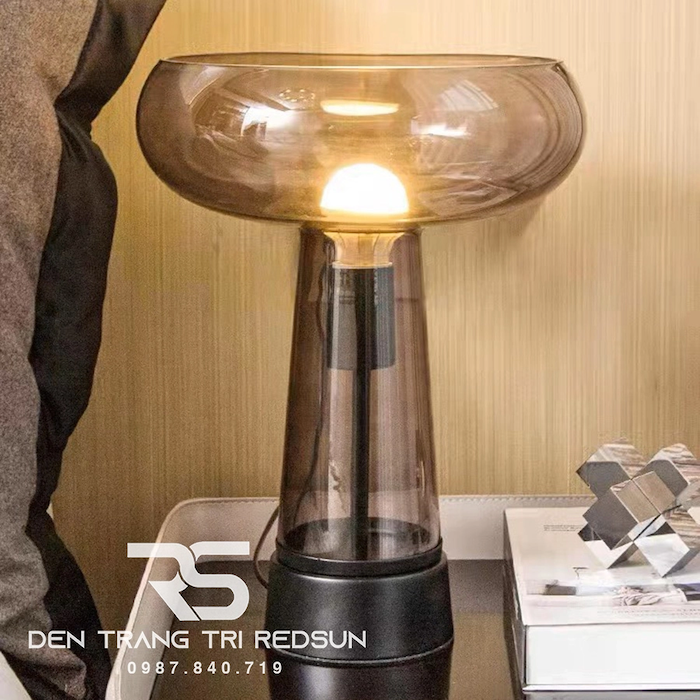 Đèn led bàn làm việc thiết kế ấn tượng 