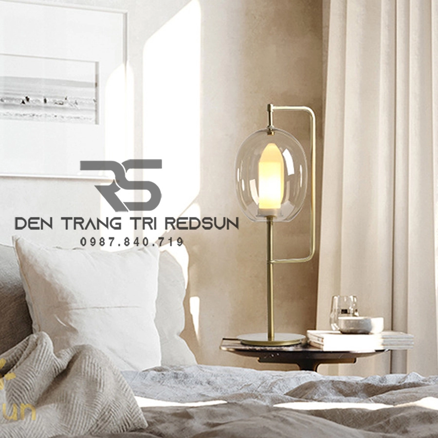 Mẫu đèn ngủ để bàn sang trọng 