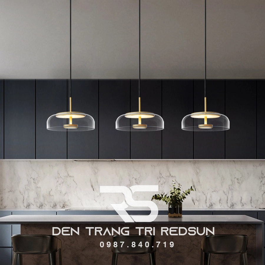 Đèn thả bàn đảo chất liệu thủy tinh có tính thẩm mỹ cao