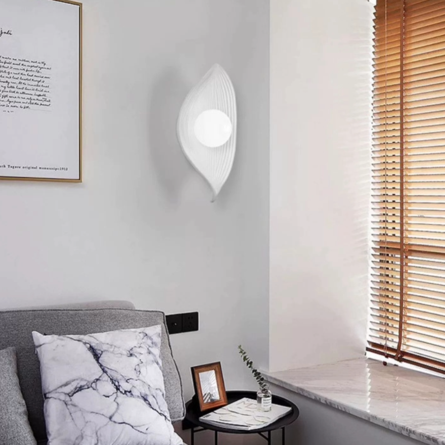 den-tuong-hien-dai-hinh-la-trang-tri-phong-khach-phong-ngu-phong-cach-bac-au-dt-10410