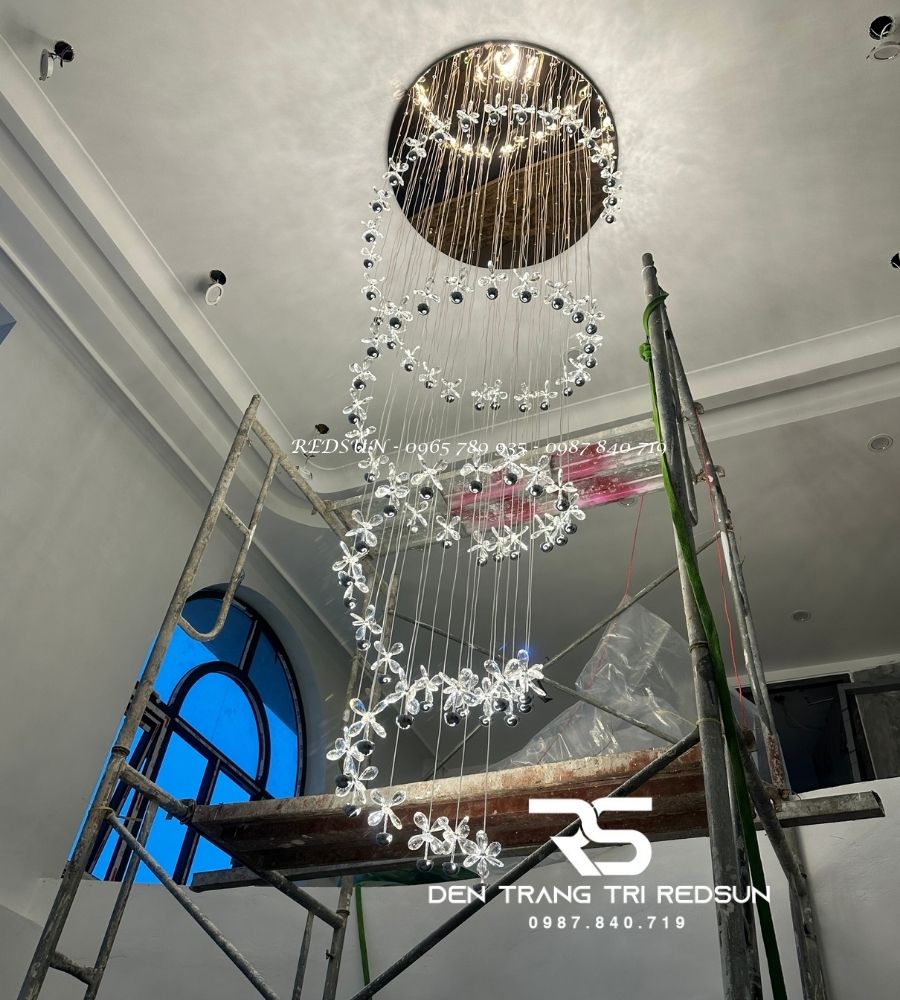 den-tha-tran-canh-hoa-pha-le-lap-thong-tang-phong-khach-phong-ngu-hien-dai-ht901