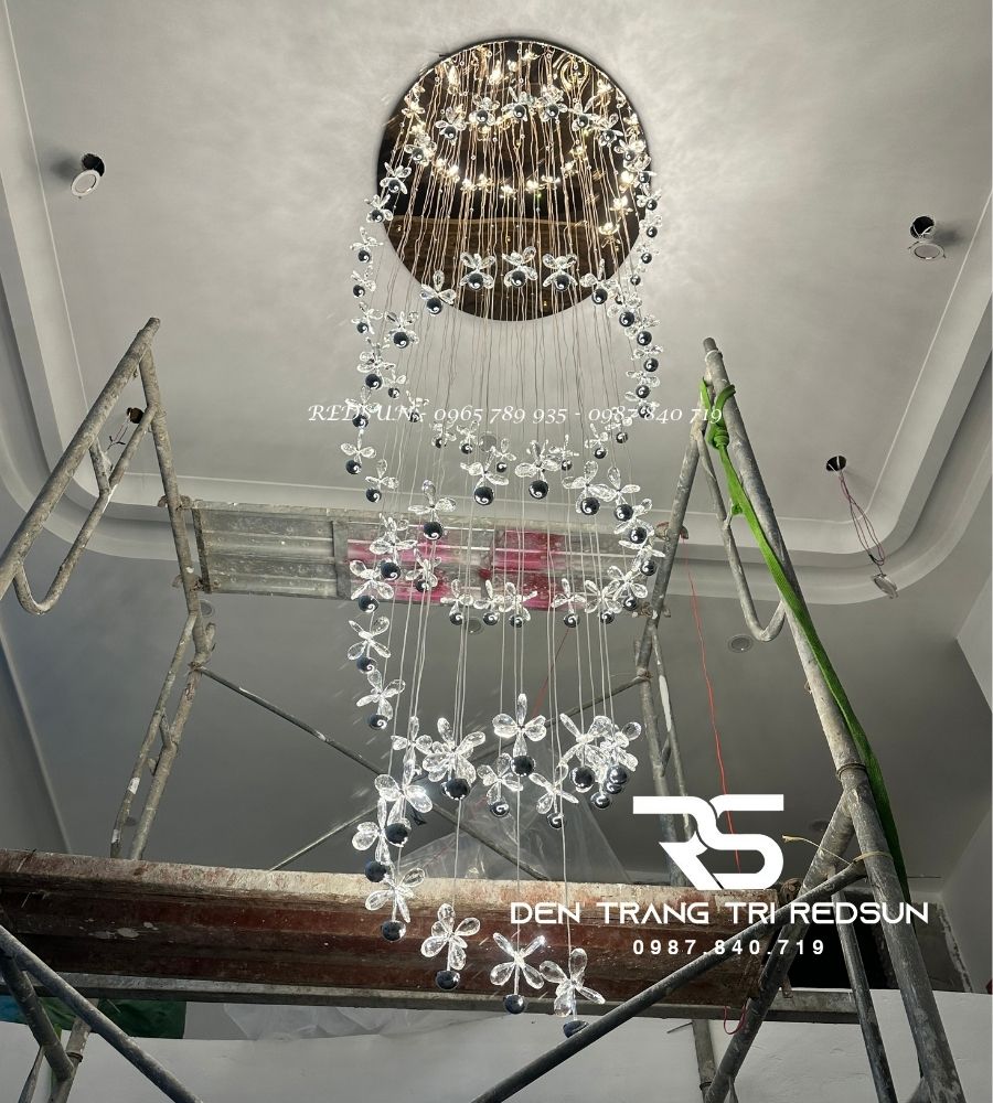 den-tha-tran-canh-hoa-pha-le-lap-thong-tang-phong-khach-phong-ngu-hien-dai-ht901