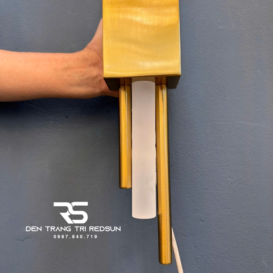 den-tuong-hien-dai-trang-tri-phong-khach-phong-ngu-phong-cach-bac-au-dt-1036