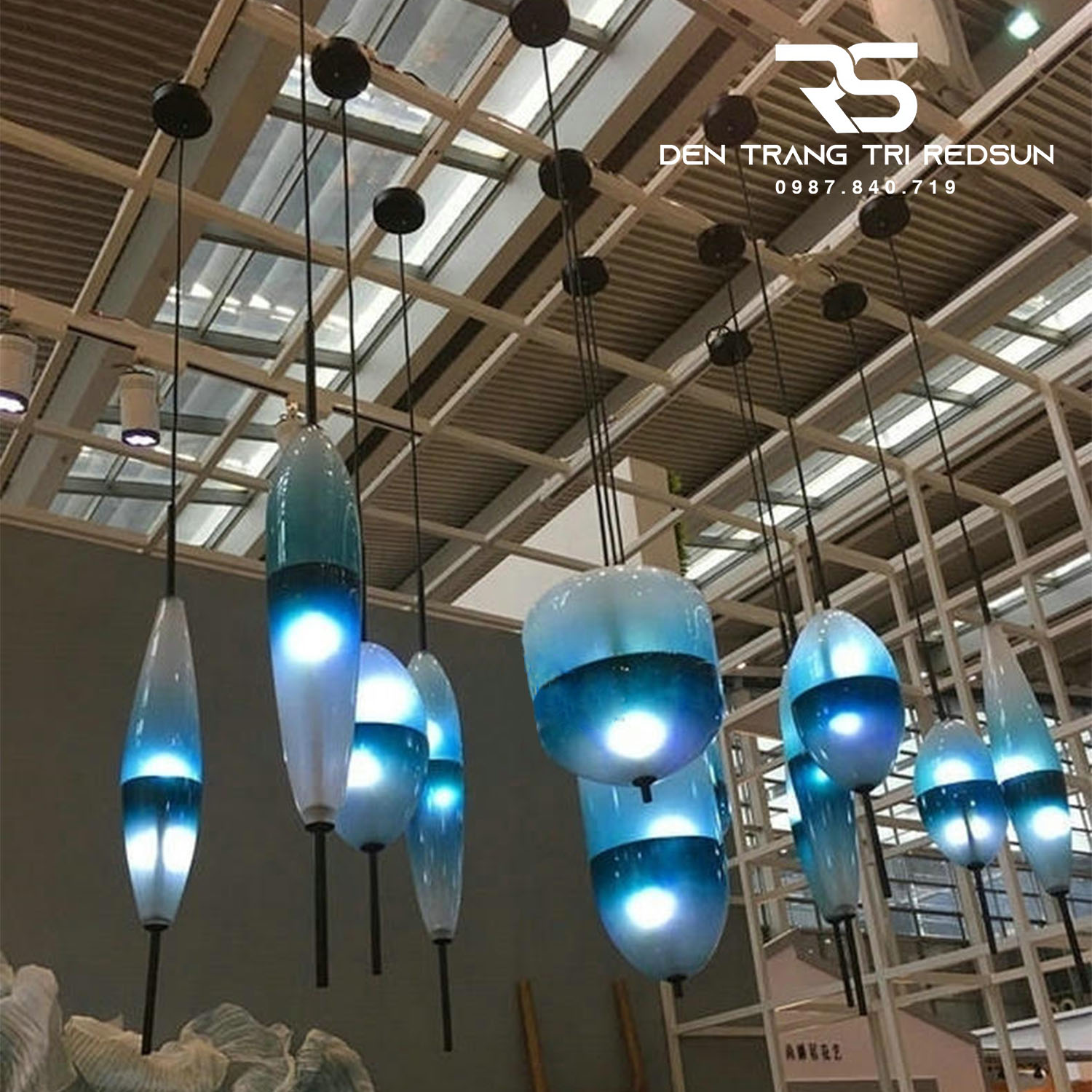 den-tha-phong-khach-phong-ngu-ban-an-phong-cach-bac-au-hien-dai-chao-thuy-tinh-cdt-t073