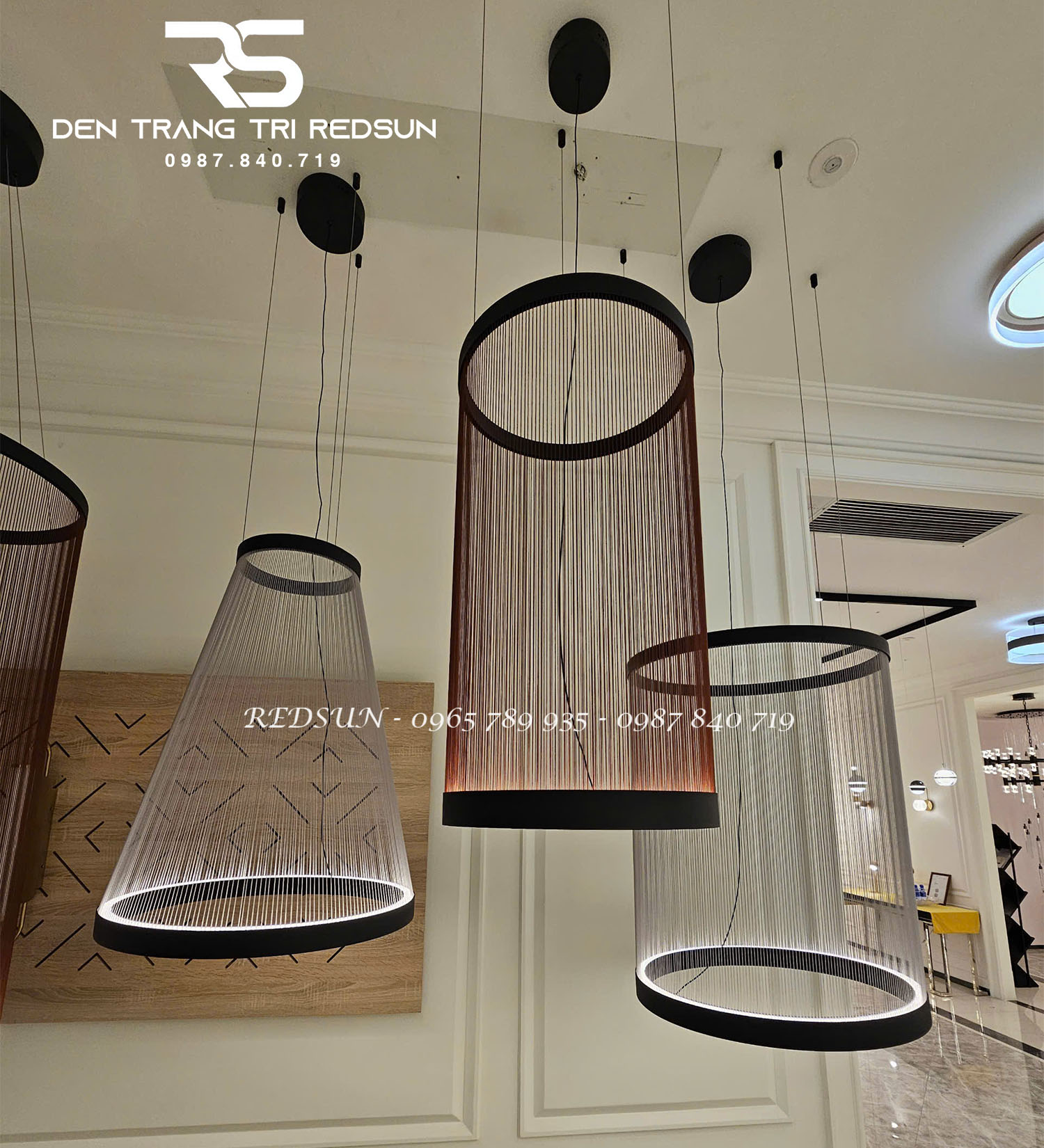 den-long-tha-bac-au-hien-dai-lap-phong-khach-thong-tang-cau-thang-dang-hinh-non-dc-t115-dang-a