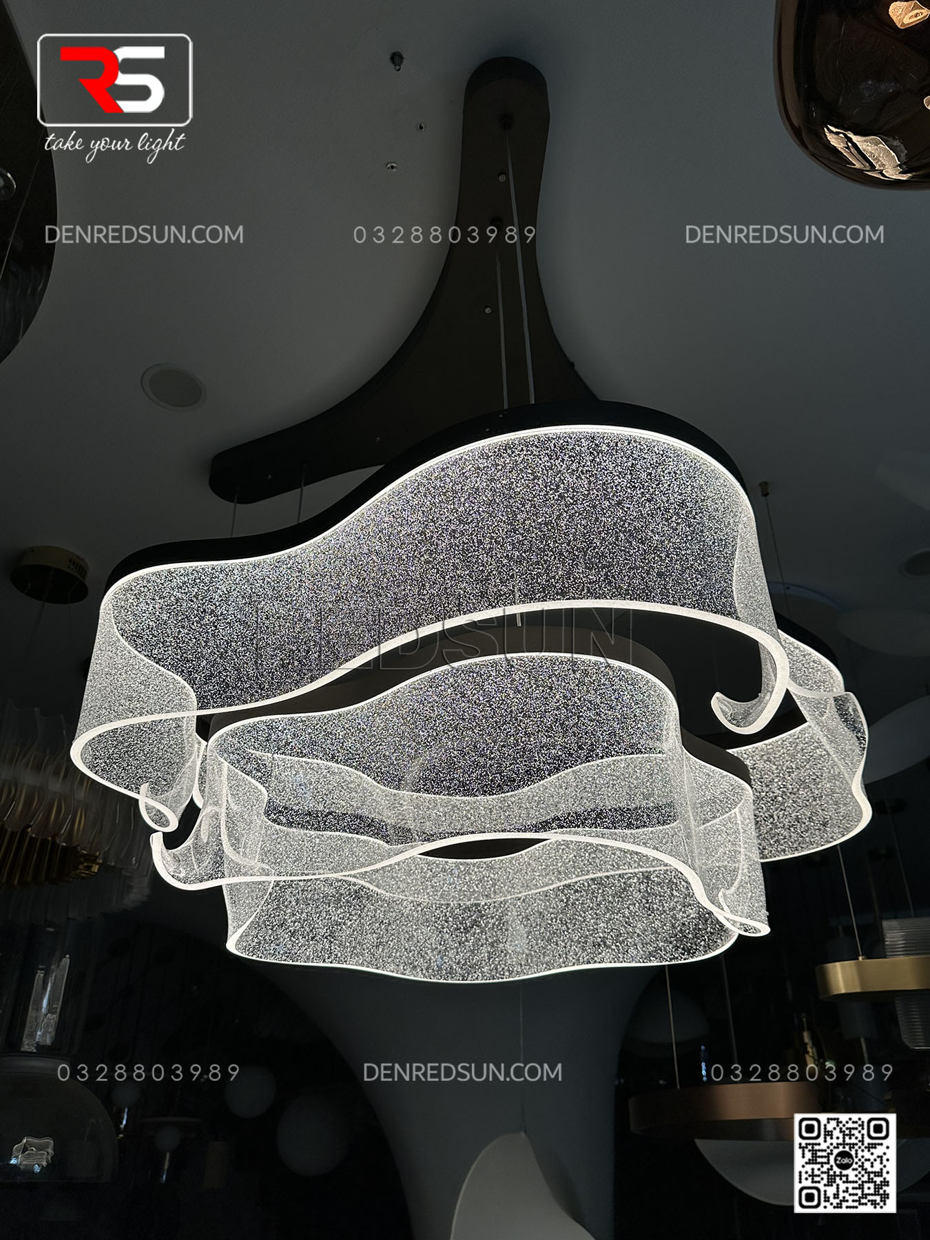 den-tha-dai-lua-dang-xoan-cao-cap-lap-phong-khach-phong-an-khach-san-phong-cach-bac-au-hien-dai-ma05988pb-002