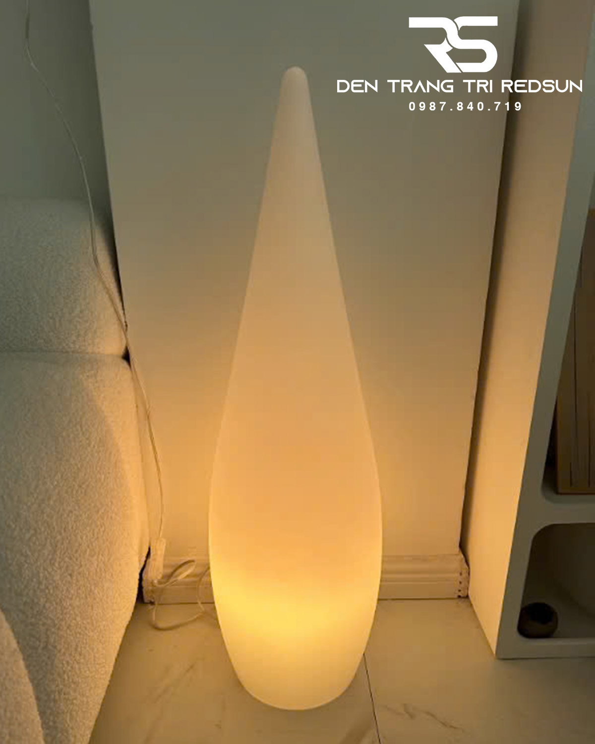 den-san-hien-dai-trang-tri-trong-nha-san-vuon-canh-quan-ngoai-troi-hinh-giot-nuoc-ds2054