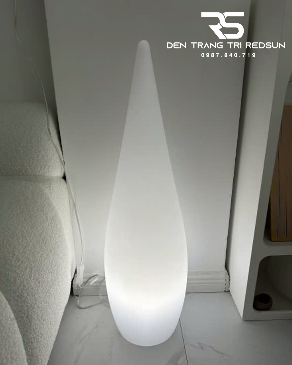 den-san-hien-dai-trang-tri-trong-nha-san-vuon-canh-quan-ngoai-troi-hinh-giot-nuoc-ds2054