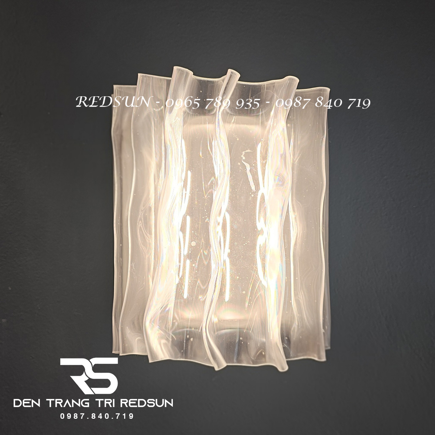 den-tuong-trang-tri-phong-khach-phong-ngu-cau-thang-hien-dai-phong-cach-bac-au-dt-1056