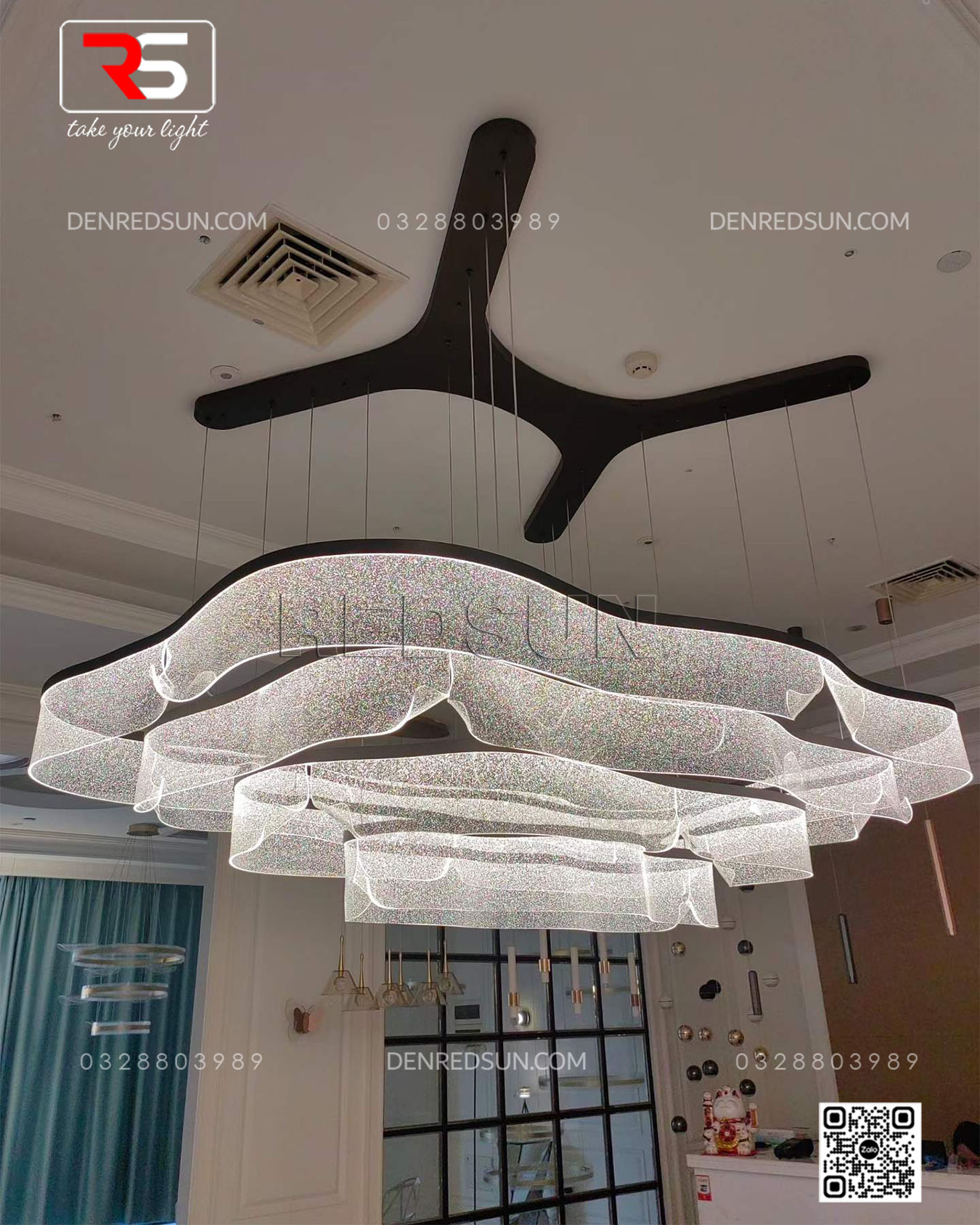 den-tha-dai-lua-dang-xoan-cao-cap-lap-phong-khach-phong-an-khach-san-phong-cach-bac-au-hien-dai-ma05988pb-002