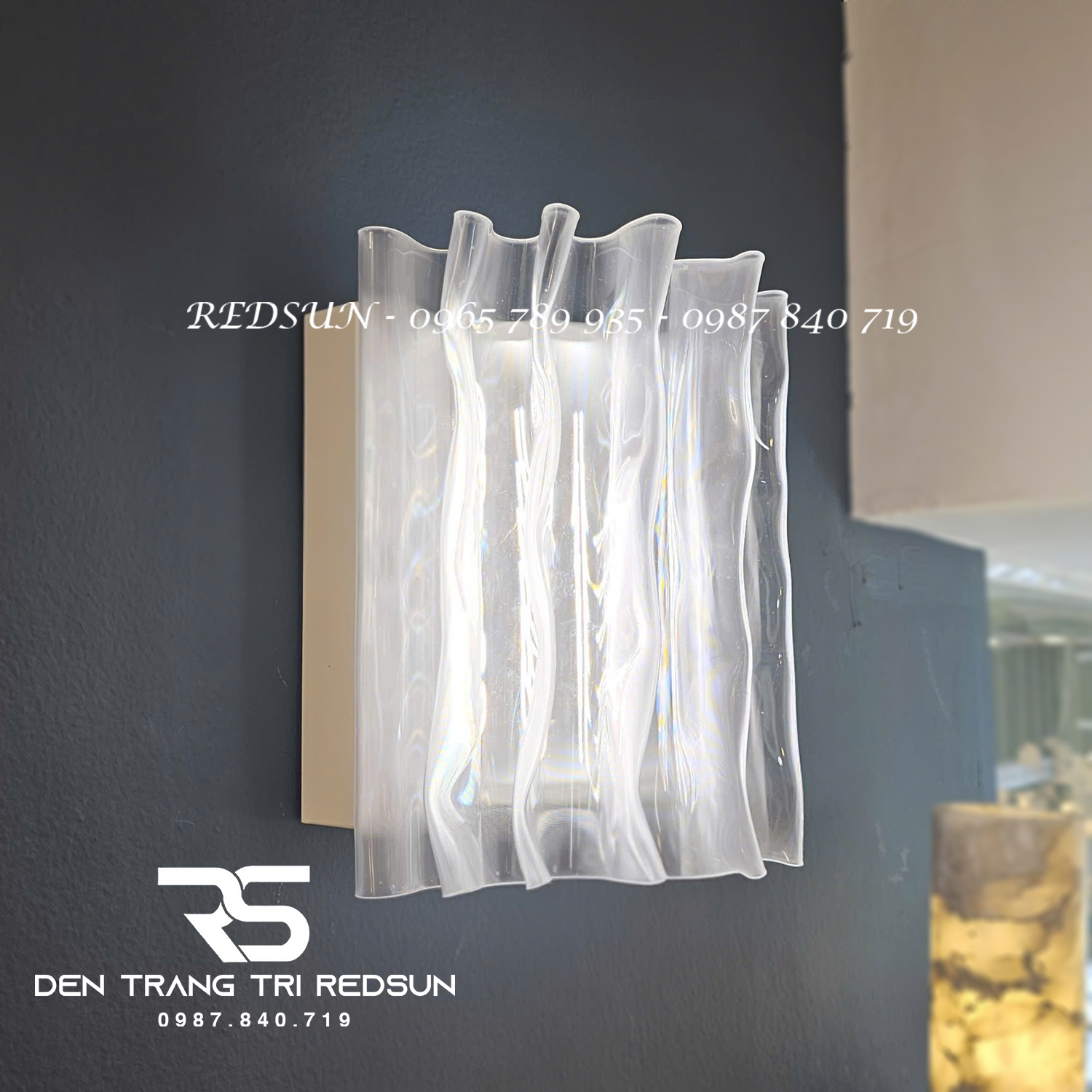 den-tuong-trang-tri-phong-khach-phong-ngu-cau-thang-hien-dai-phong-cach-bac-au-dt-1056