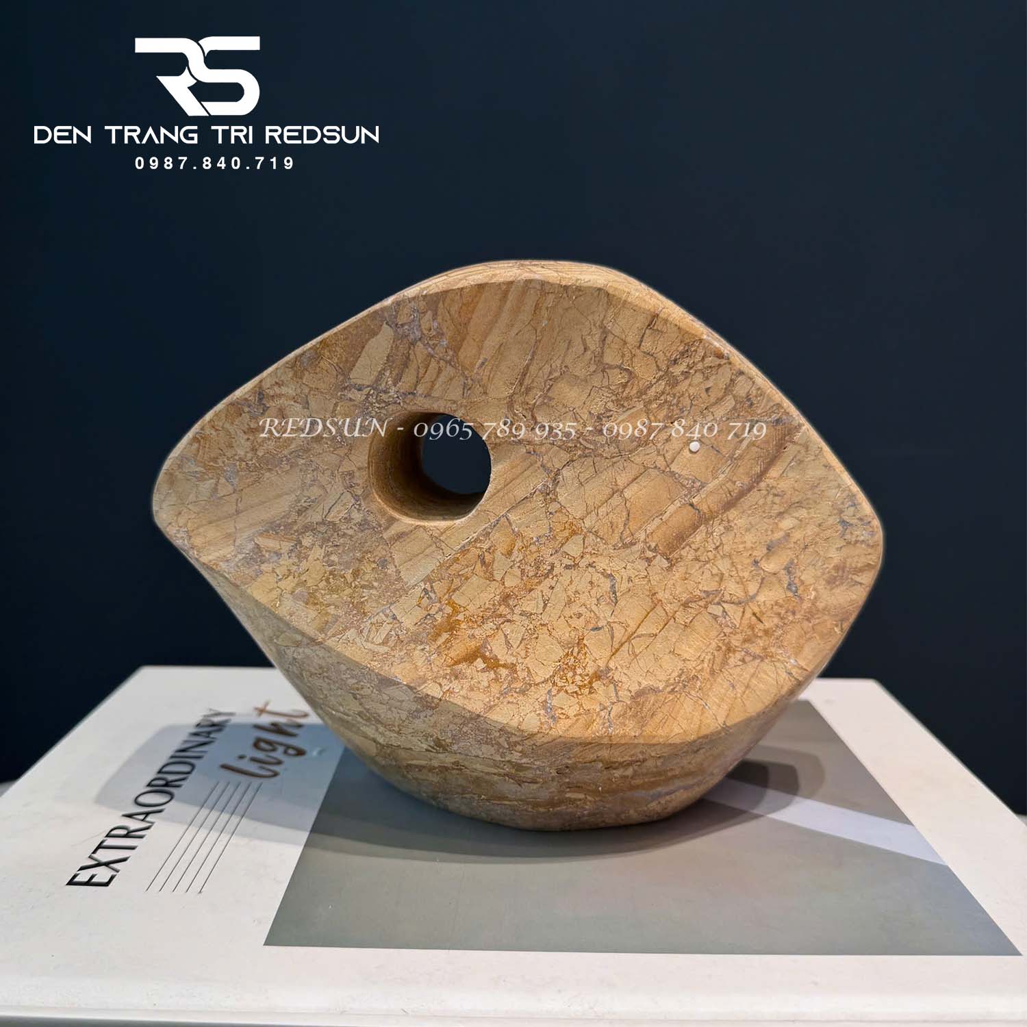 do-trang-tri-nghe-thuat-phong-khach-phong-lam-viec-dieu-khac-truu-tuong-da-cam-thach-ddc-037