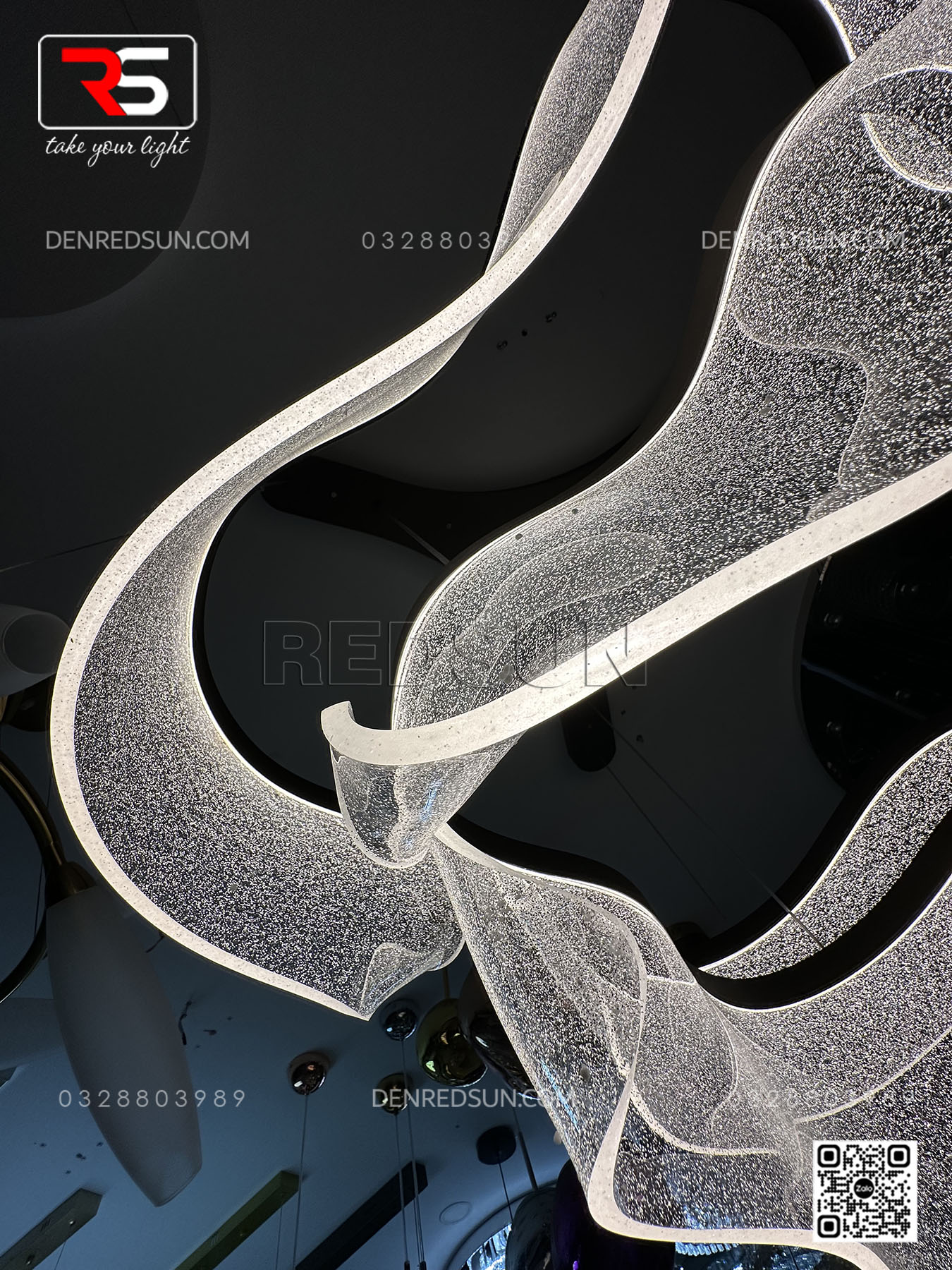 den-tha-dai-lua-dang-xoan-cao-cap-lap-phong-khach-phong-an-khach-san-phong-cach-bac-au-hien-dai-ma05988pb-002