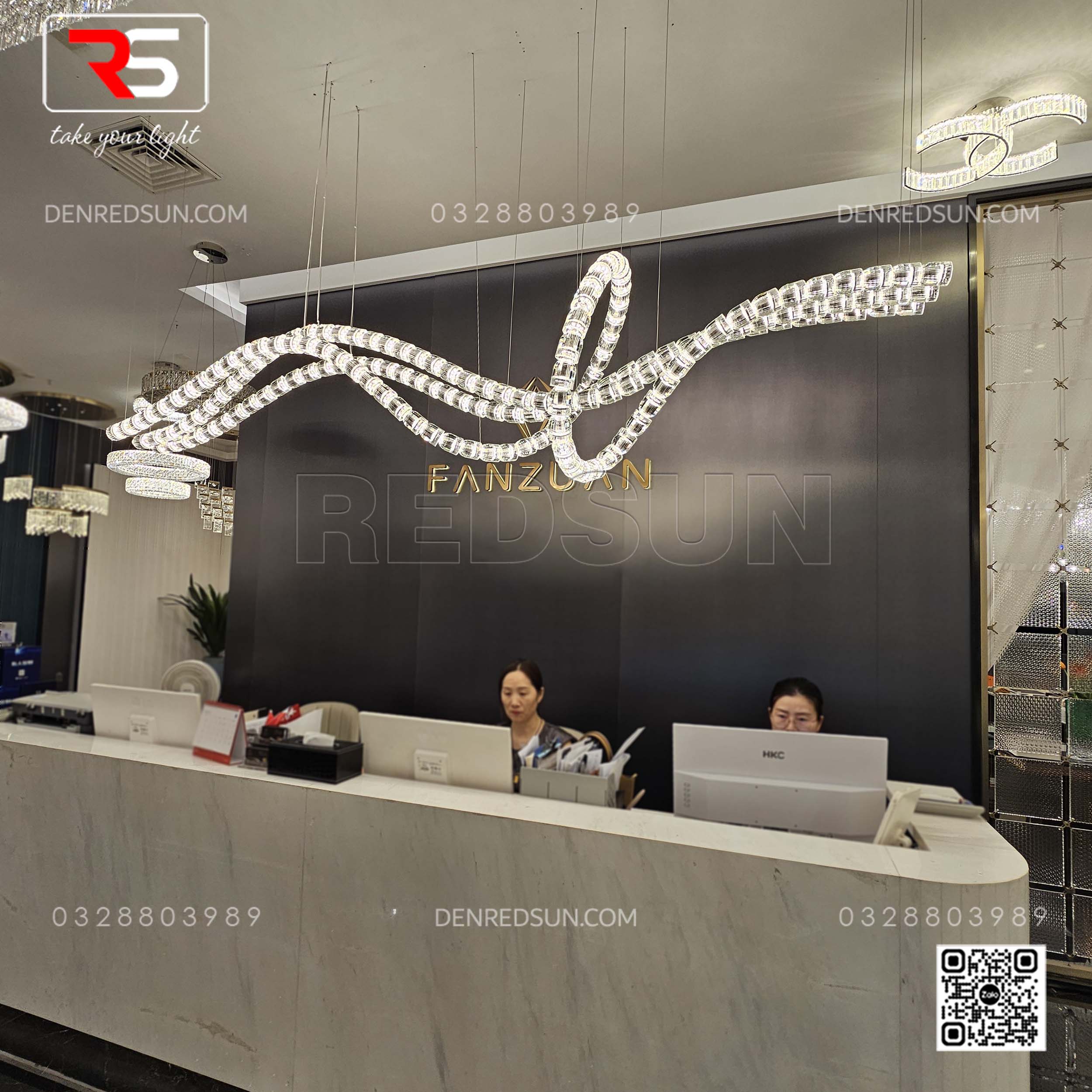 den-tha-pha-le-cao-cap-quay-le-tan-sanh-khach-san-nha-hang-ban-an-sang-trong-htk-nkfz009