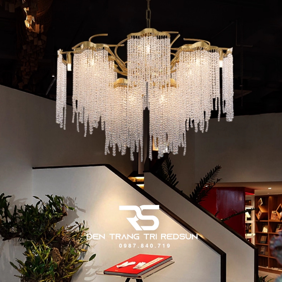 den-chum-trang-tri-phong-khach-sanh-cho-phong-an-tua-rua-chat-lieu-pha-le-dcp-004