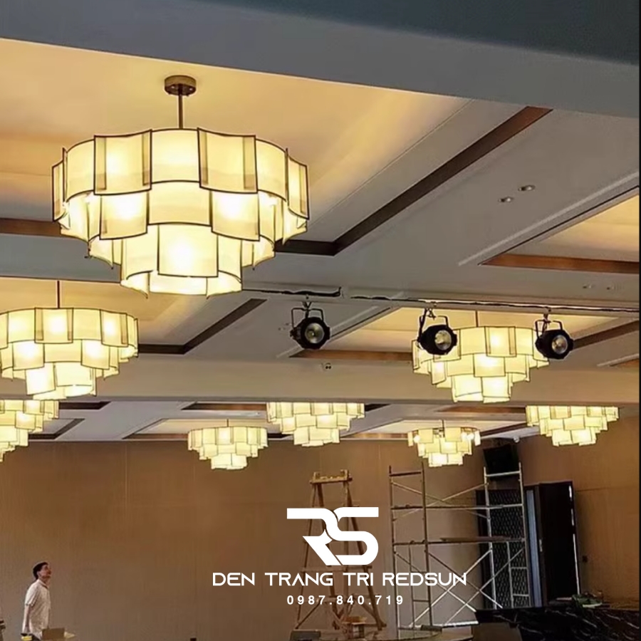 den-chum-phong-khach-hien-dai-phong-cach-indochine-idc-019